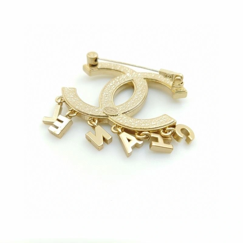 Refined Chanel Brooches 228162