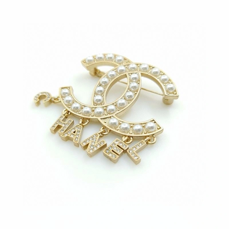 Refined Chanel Brooches 228162