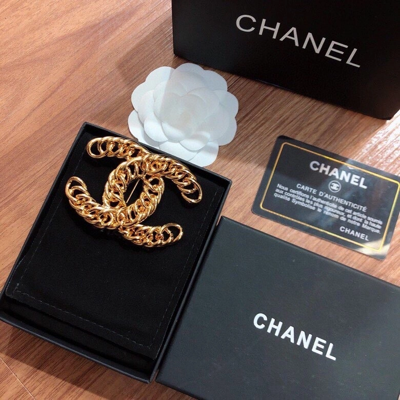 Bright Chanel Brooches 228135