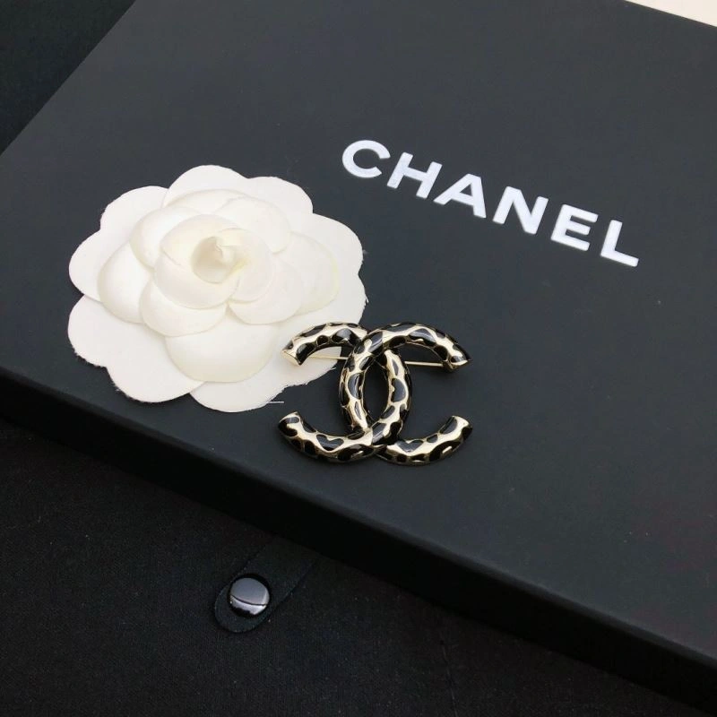 Tailored Chanel Brooches 228152