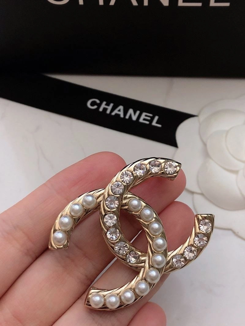 Chanel Brooches Vibrant 228114