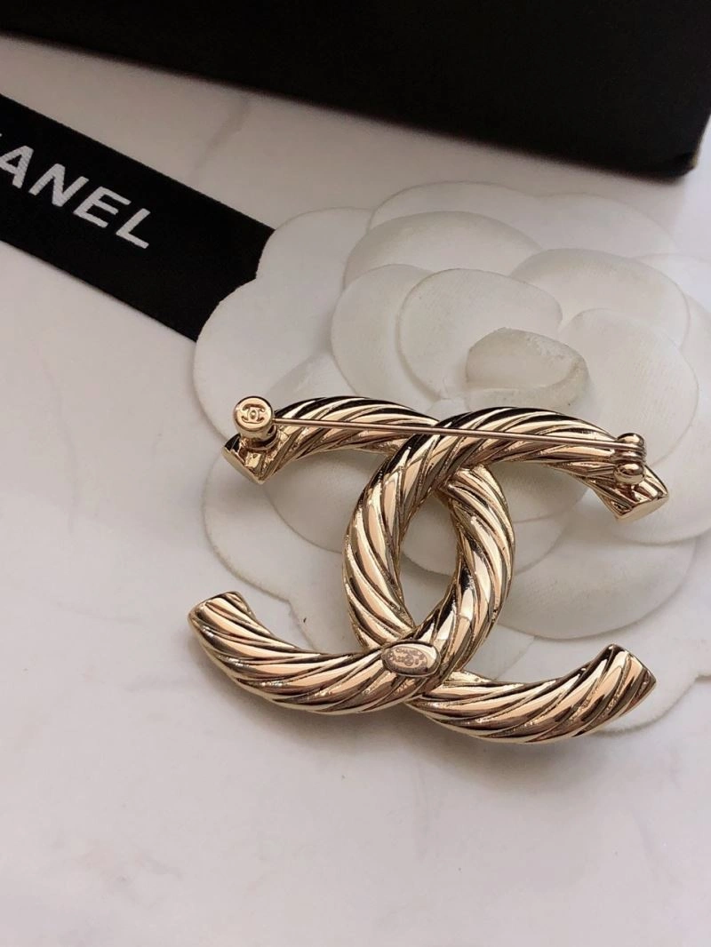 Chanel Brooches Vibrant 228114