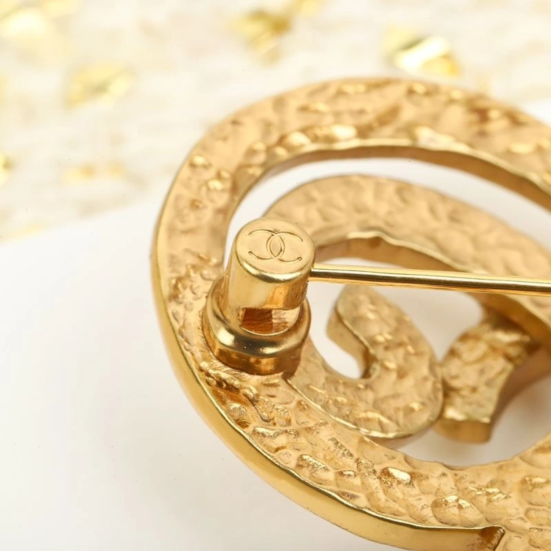 Efficient Chanel Brooches 228137