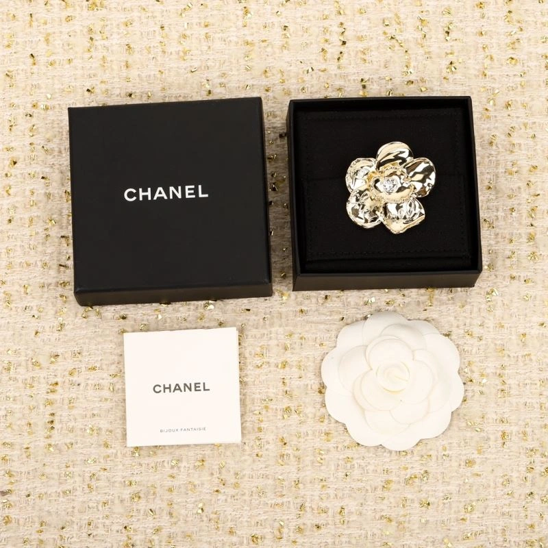 Chanel Brooches Modern 228098