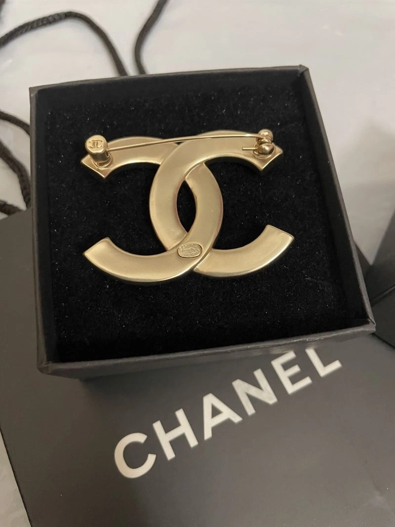 Original Chanel Brooches 228100