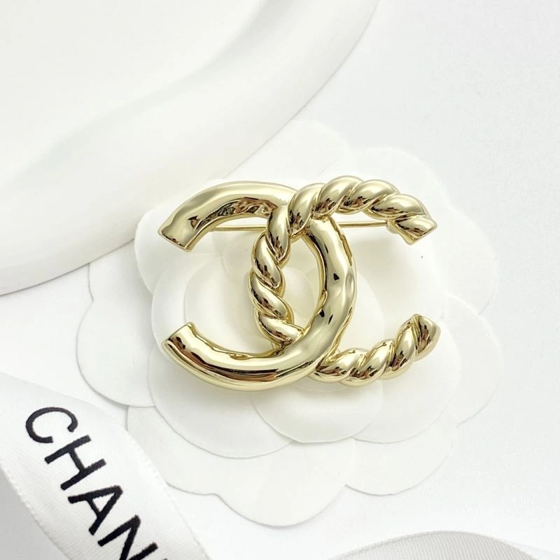 TechFriendly Chanel Brooches 228097