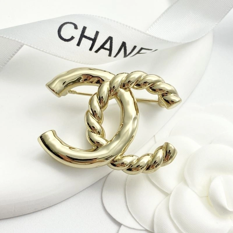 TechFriendly Chanel Brooches 228097