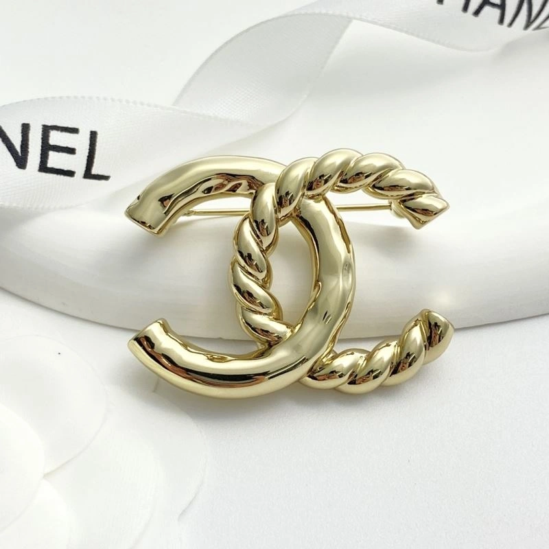 TechFriendly Chanel Brooches 228097