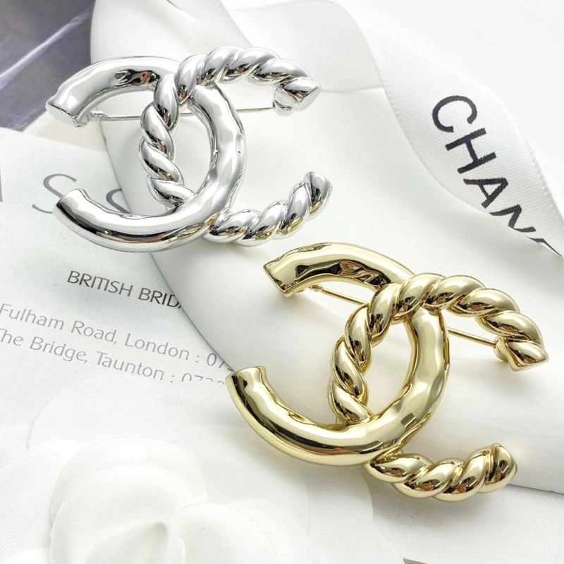 TechFriendly Chanel Brooches 228097