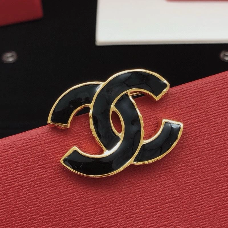Colorful Chanel Brooches 228092
