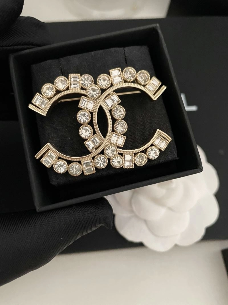 Chanel Brooches Comfortable 228110