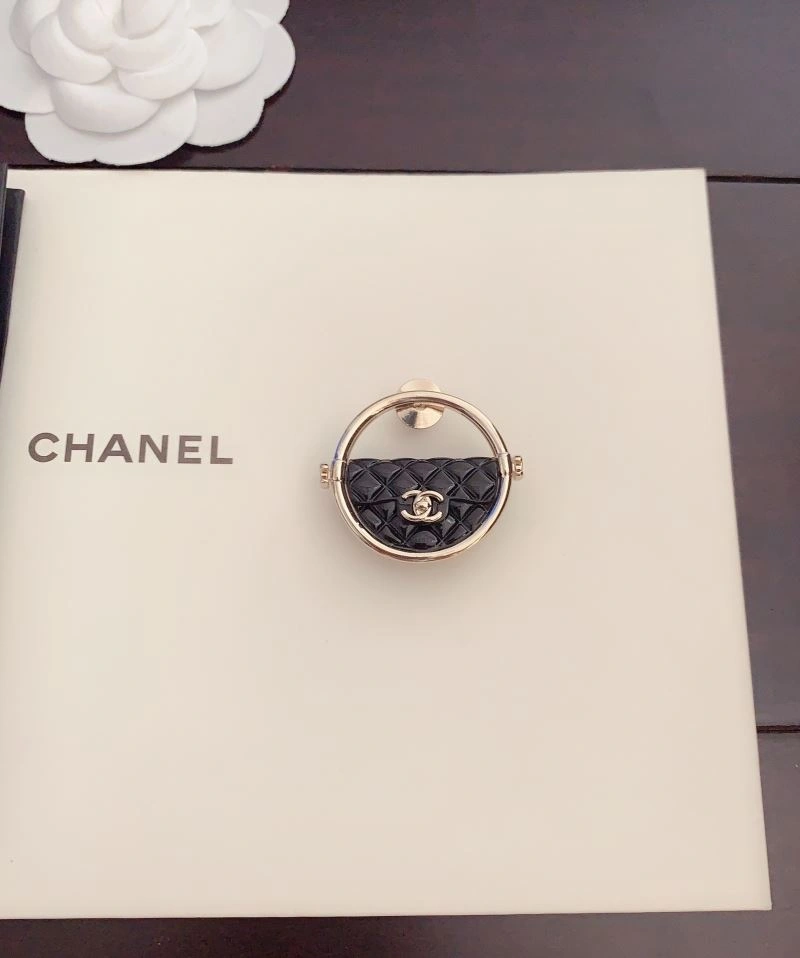 Chanel Brooches SmoothTexture 226407
