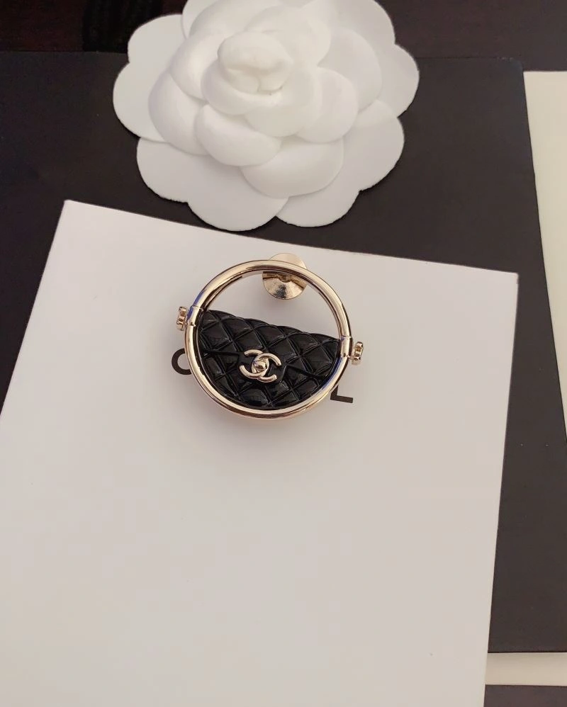 Chanel Brooches SmoothTexture 226407