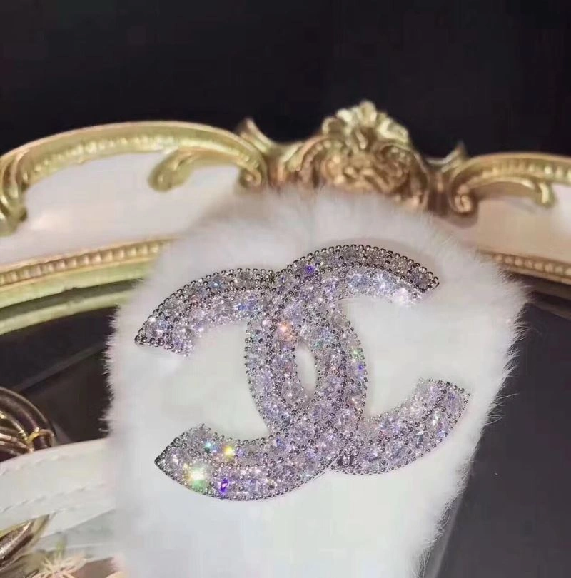 Bold Chanel Brooches 226384