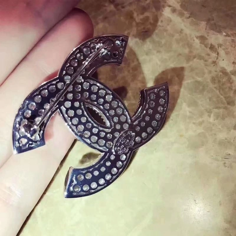 Bold Chanel Brooches 226384