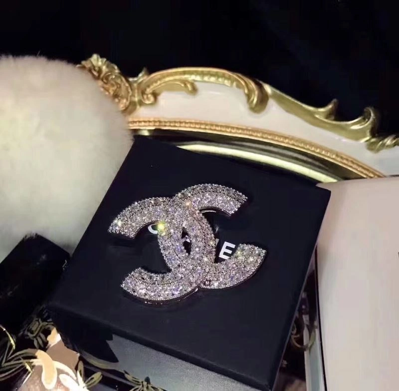 Bold Chanel Brooches 226384