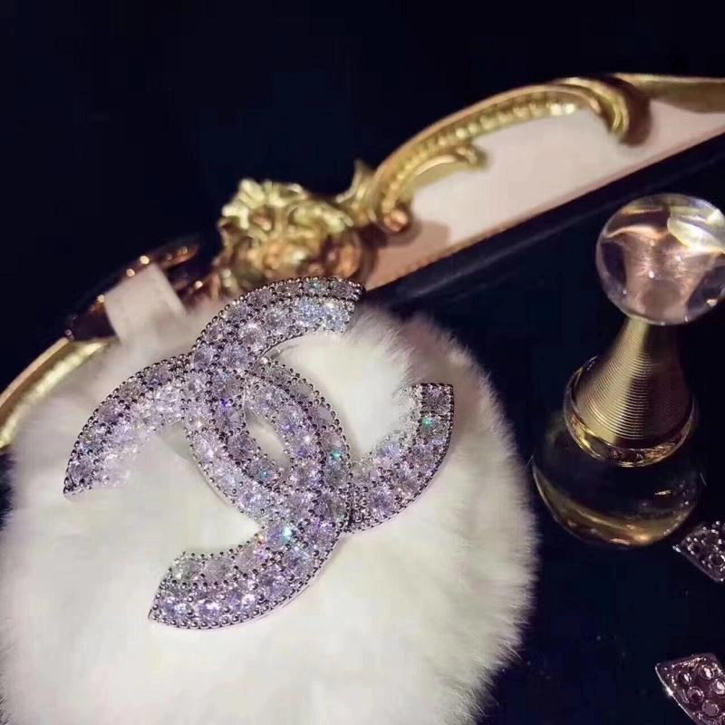 Bold Chanel Brooches 226384