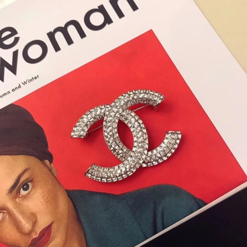 Timeless Chanel Brooches 226389