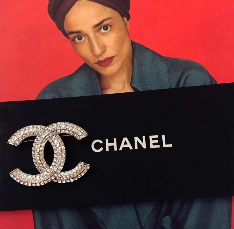 Timeless Chanel Brooches 226389