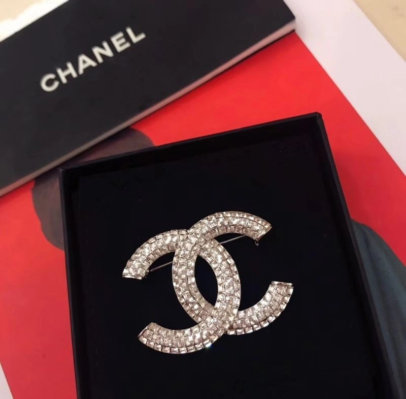 Timeless Chanel Brooches 226389