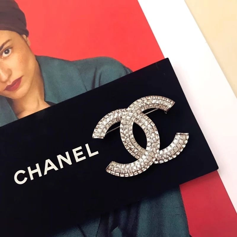 Timeless Chanel Brooches 226389