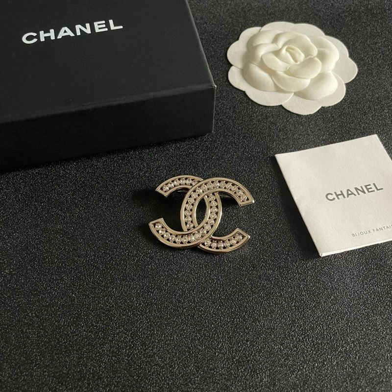 Fashionable Chanel Brooches 226370