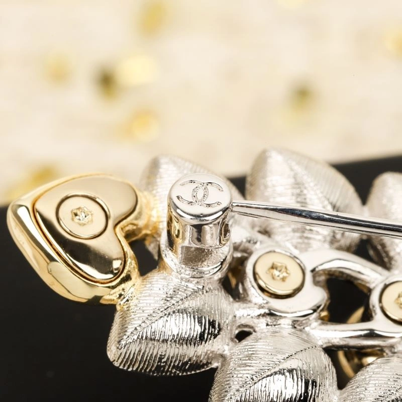 Chanel Brooches Supportive 226420