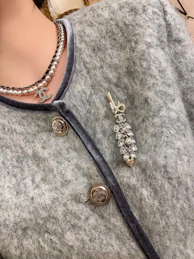 Chanel Brooches Supportive 226420