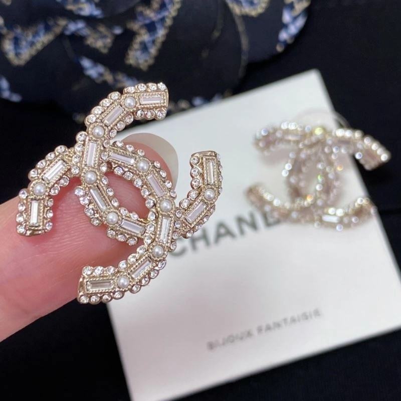 Chanel Brooches SmoothTexture 226382