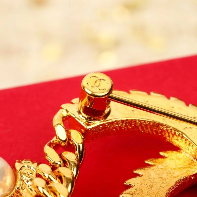 HighPerformance Chanel Brooches 226372