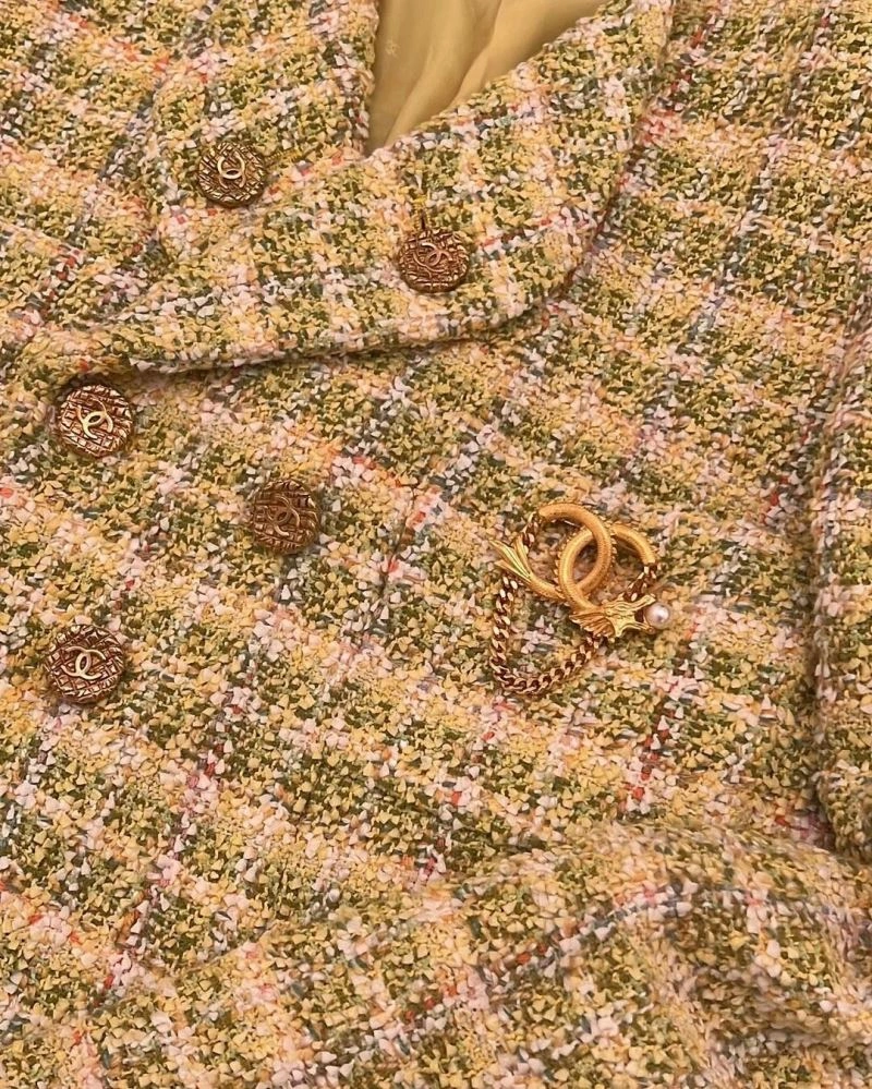 HighPerformance Chanel Brooches 226372