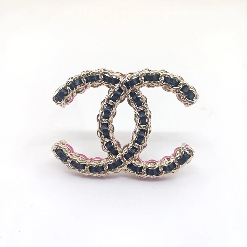 Compact Chanel Brooches 226373