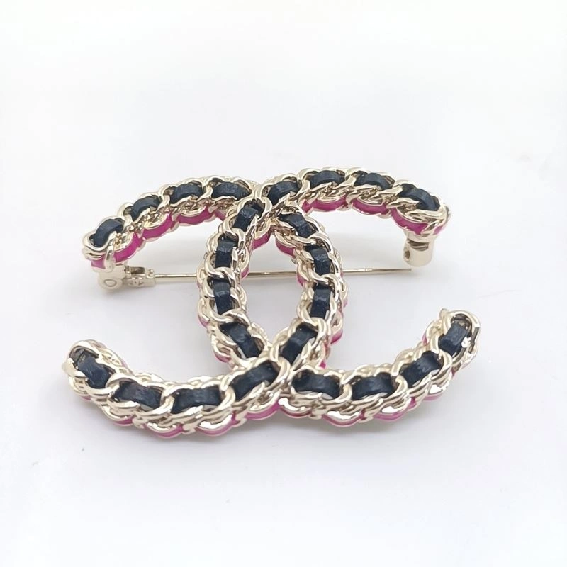Compact Chanel Brooches 226373