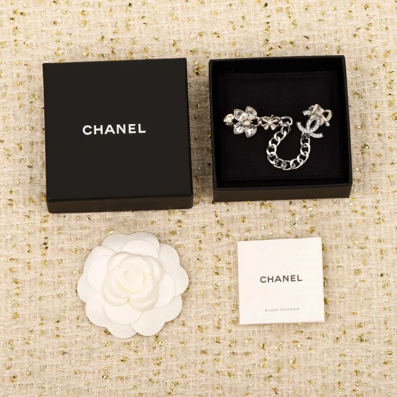 Chanel Brooches StreetReady 226367