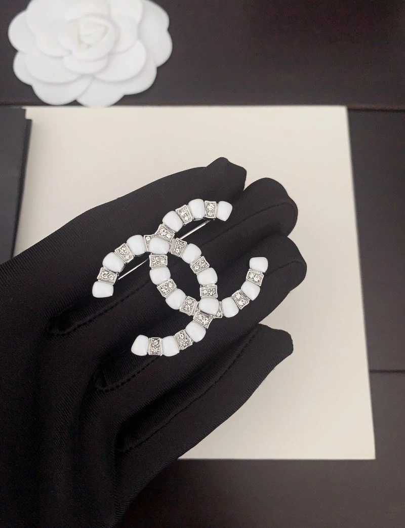 Chanel Brooches UrbanChic 226350