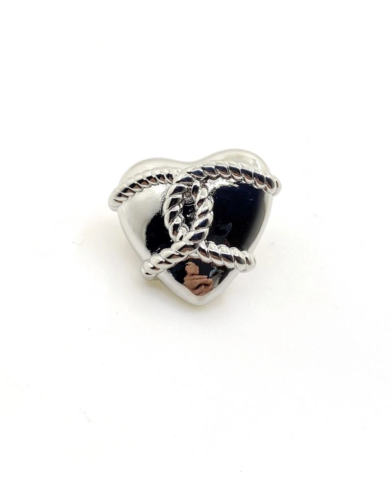Resilient Chanel Brooches 226365