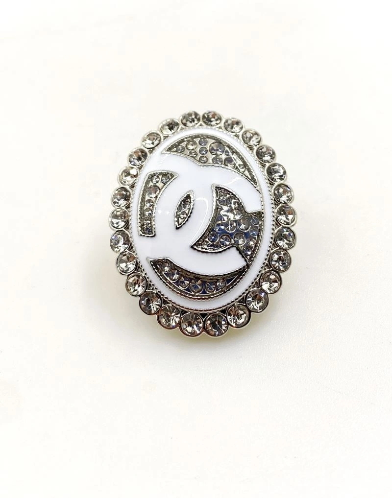 Chanel Brooches FashionForward 226401