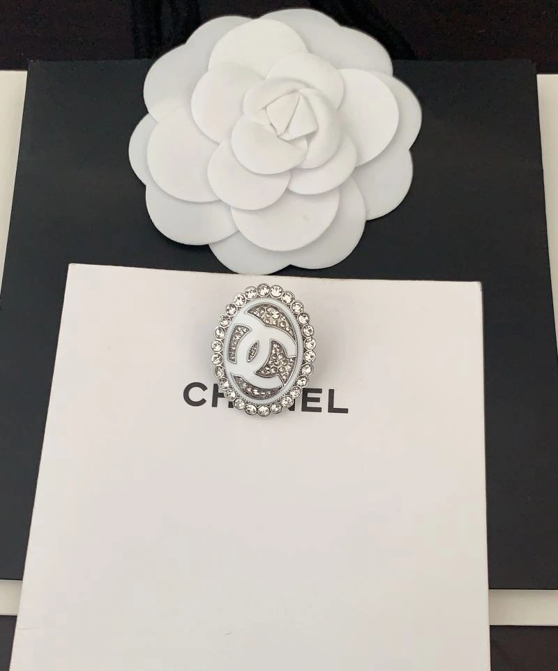 Chanel Brooches FashionForward 226401
