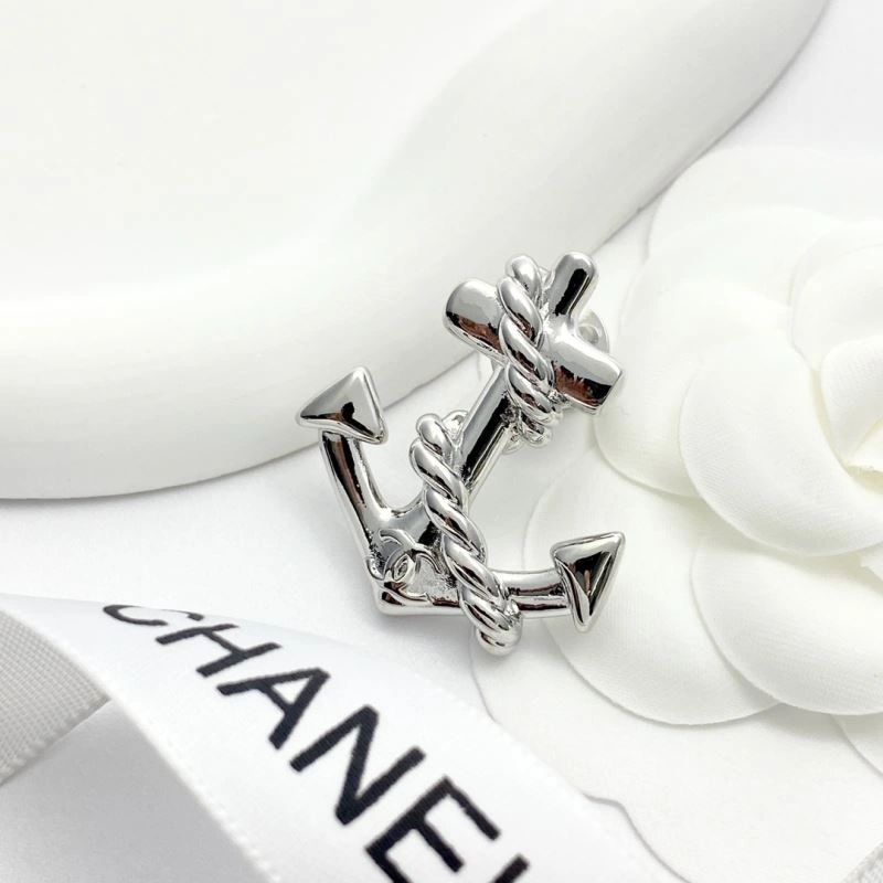 Contemporary Chanel Brooches 226386
