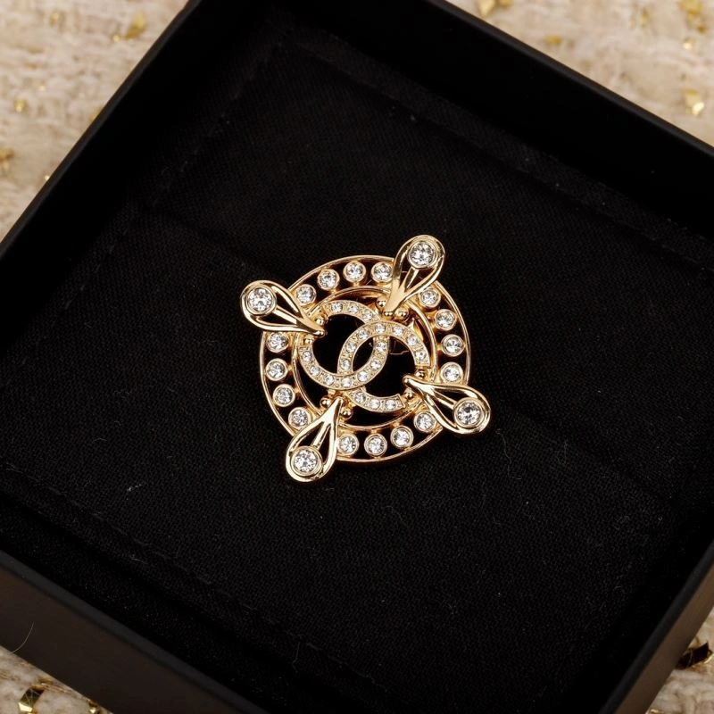 MultiPurpose Chanel Brooches 226337