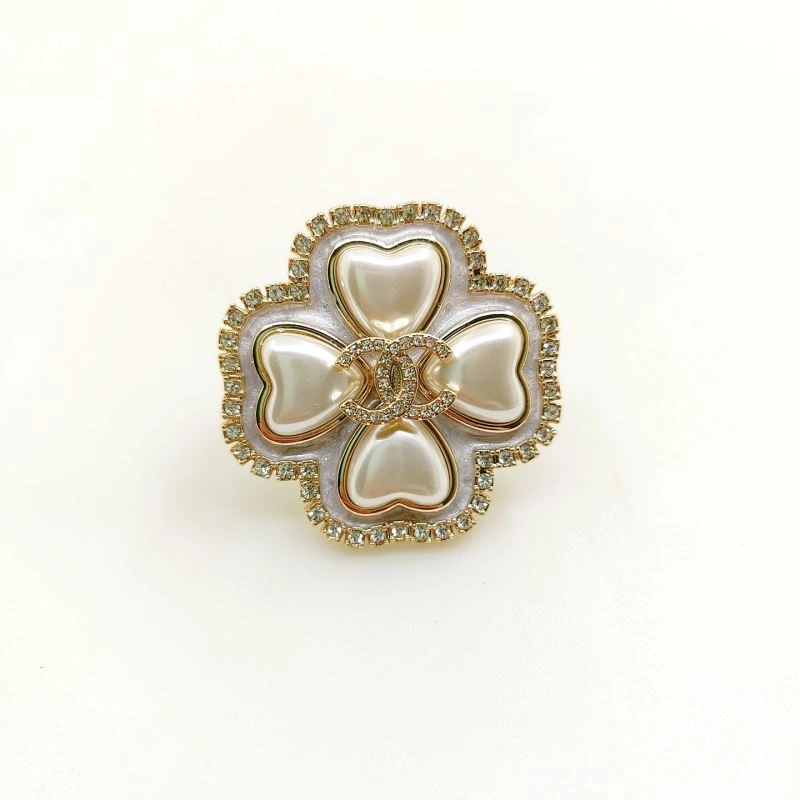 FreshLook Chanel Brooches 226320