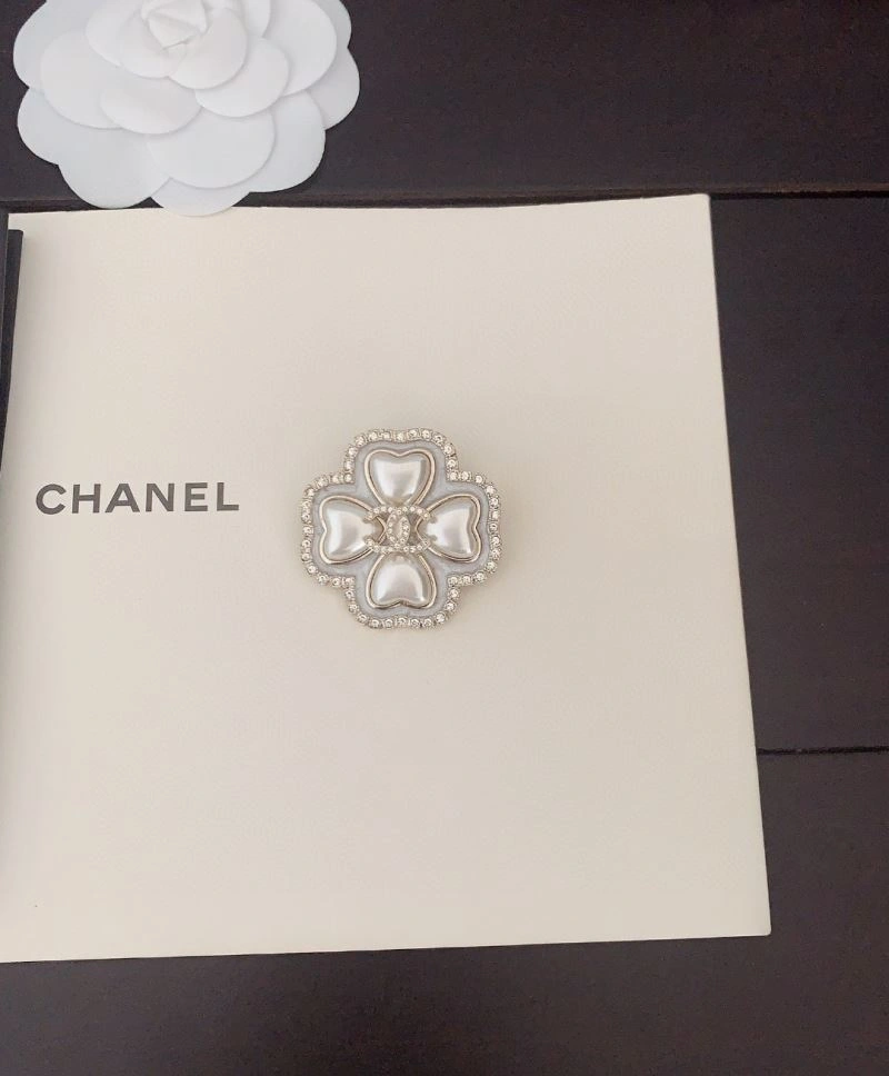 FreshLook Chanel Brooches 226320