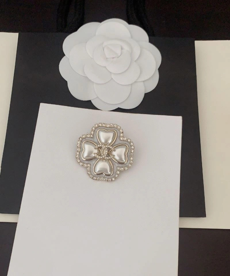 FreshLook Chanel Brooches 226320