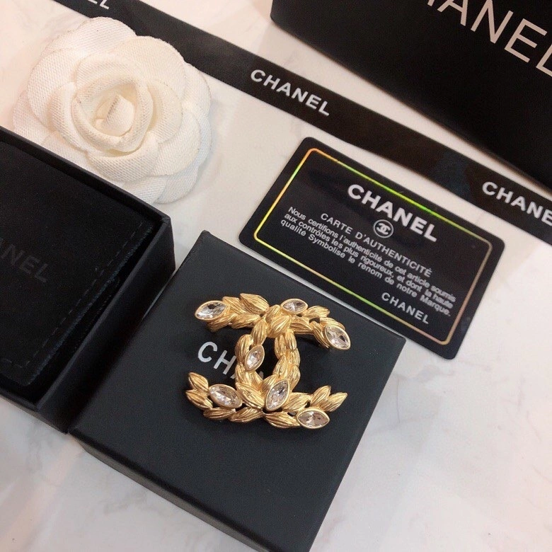 WellDesigned Chanel Brooches 226327
