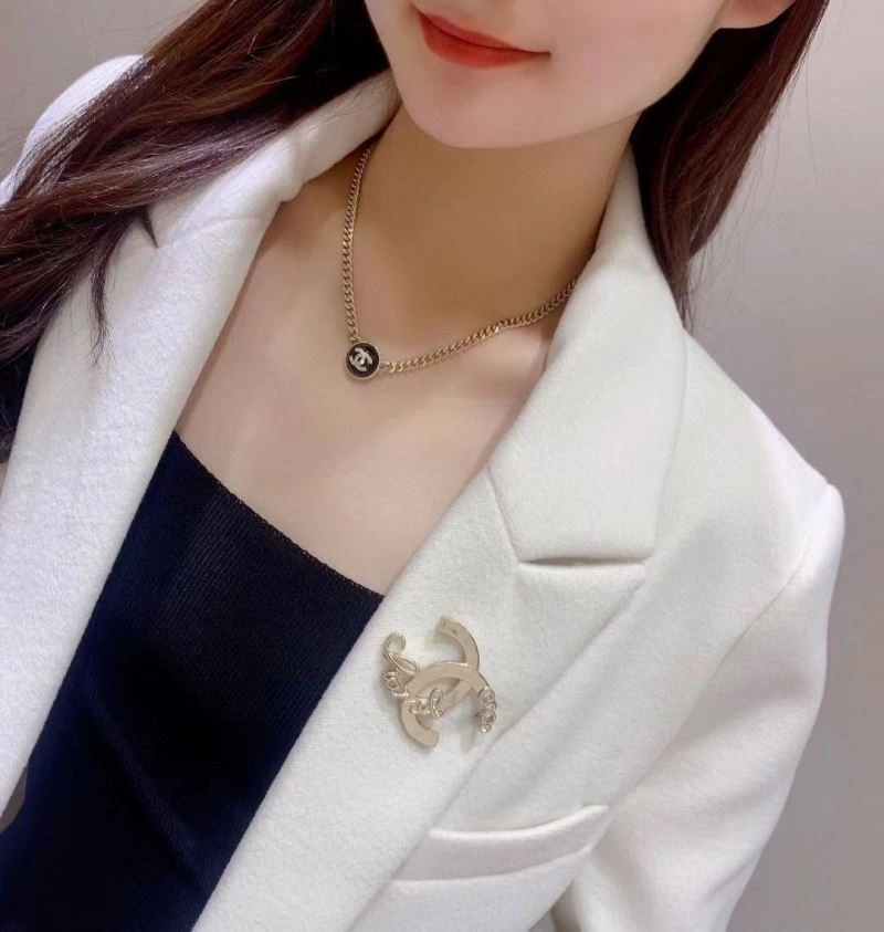 OdorResistant Chanel Brooches 226313
