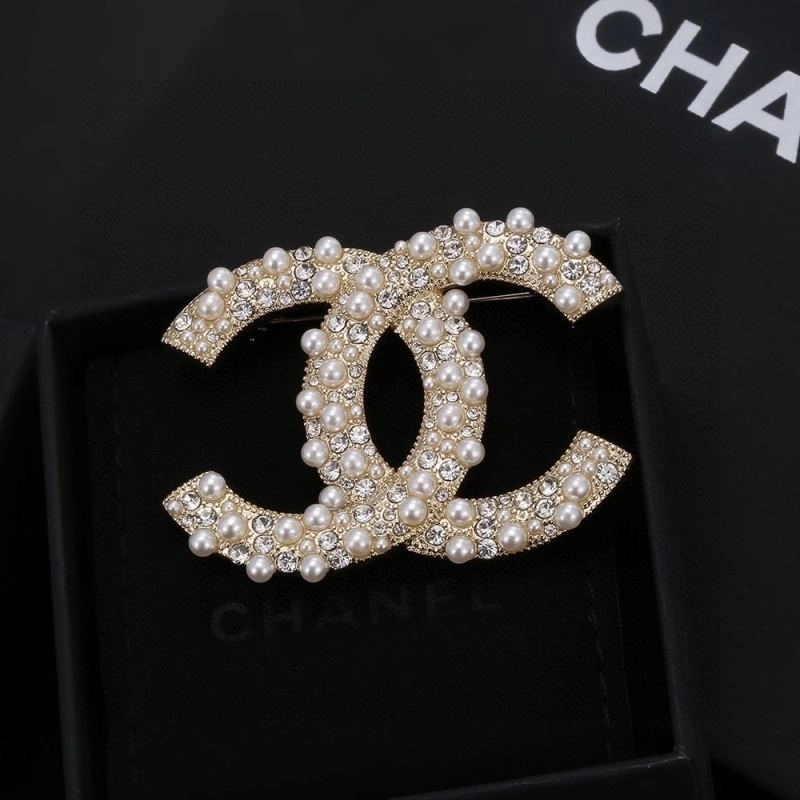 Sophisticated Chanel Brooches 225640