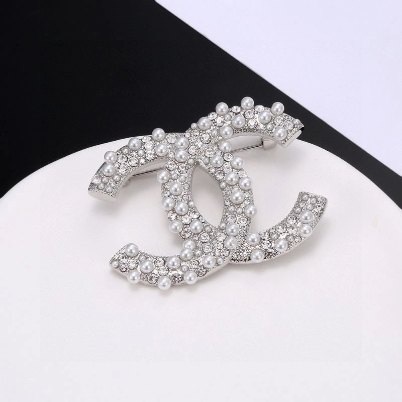 Sophisticated Chanel Brooches 225640