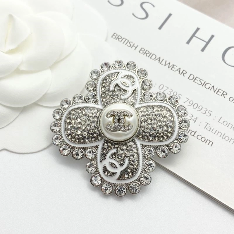 Chanel Brooches Comfortable 225614