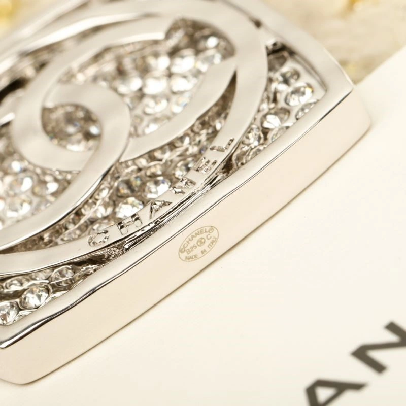 RelaxedFit Chanel Brooches 225622