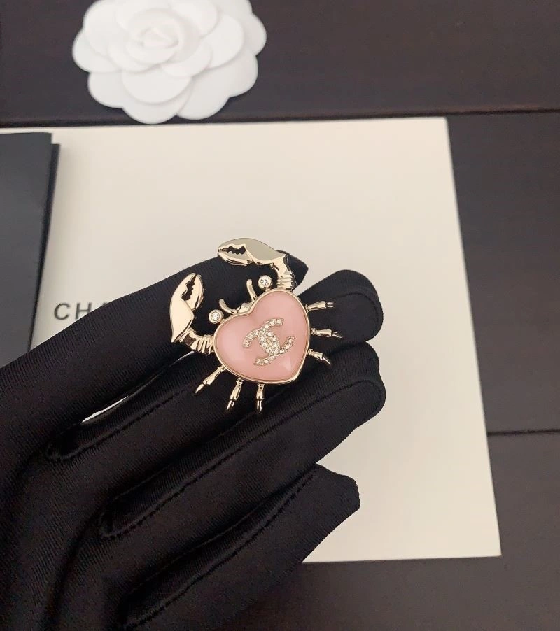 ZipUp Chanel Brooches 225613